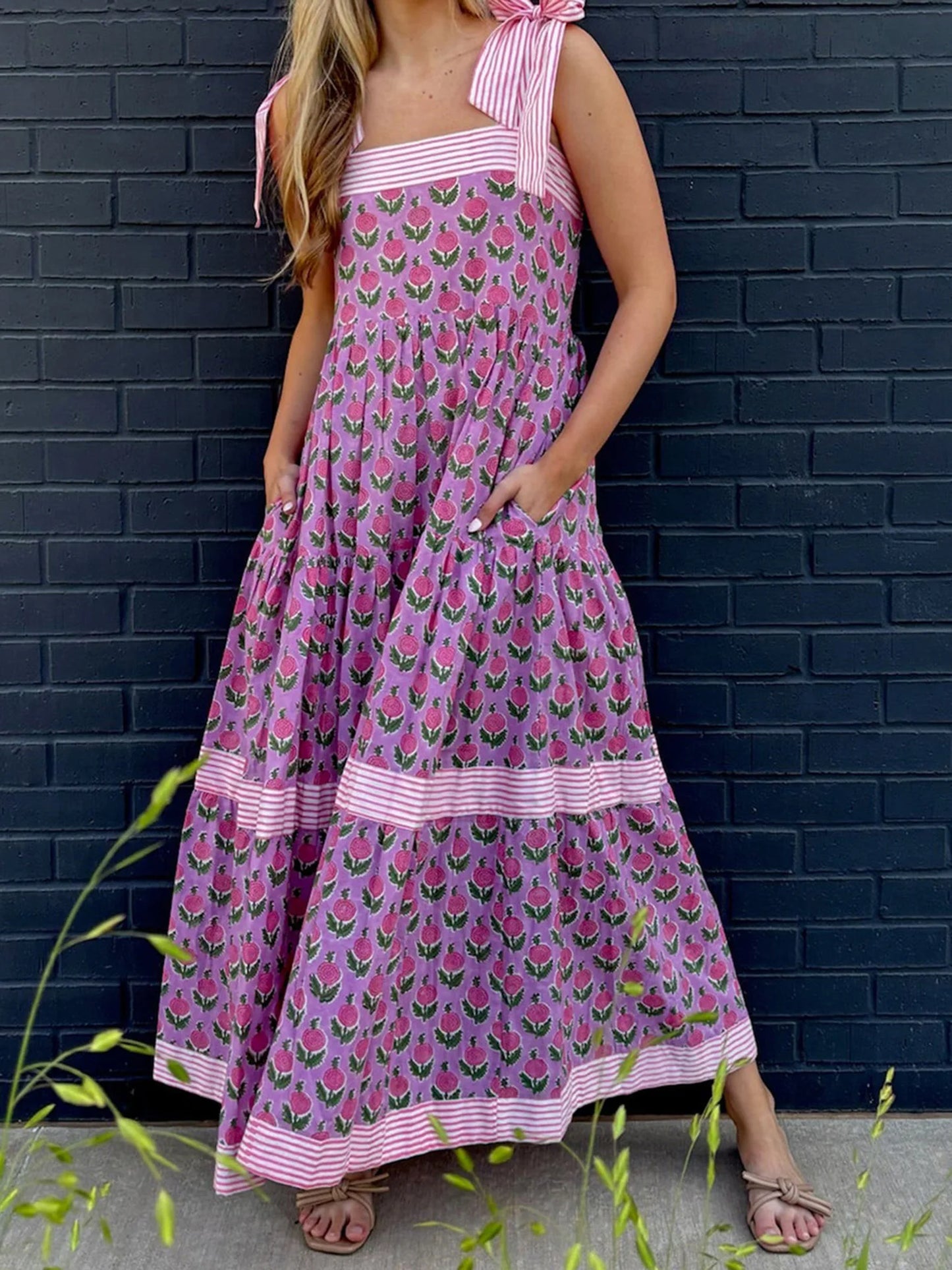 Elegant Maxi Dress with Boho Floral Print and Tie-Up Straps