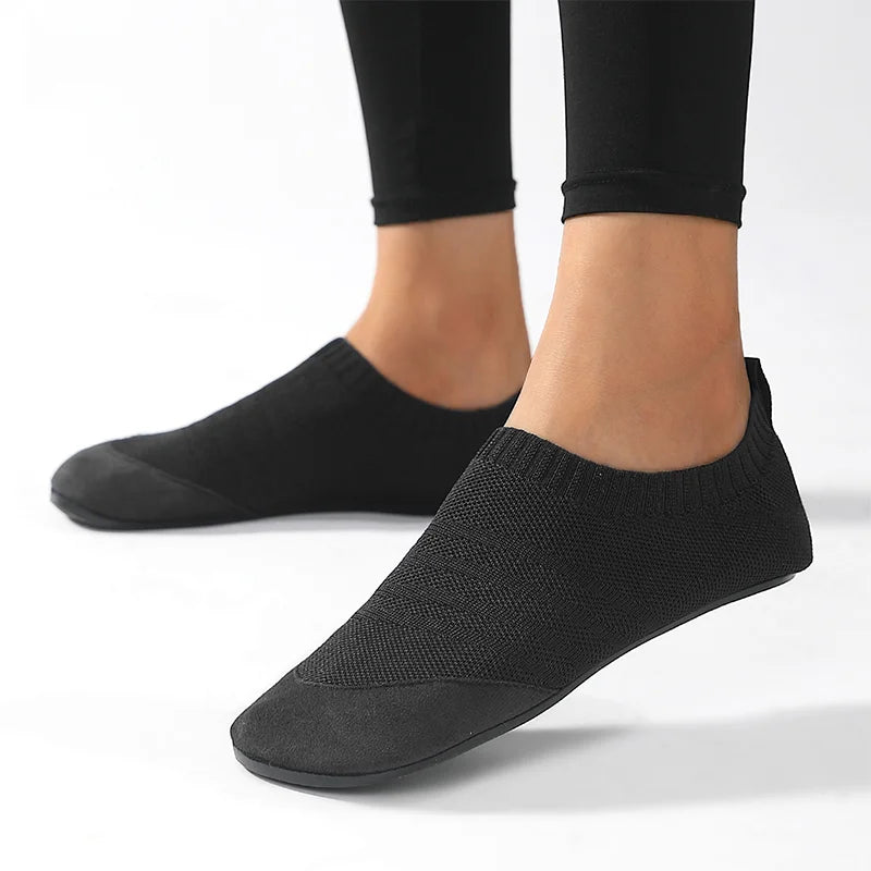 Men Home Slippers Family Indoor Fully Closed Non-slip Slides - The Kings Lots